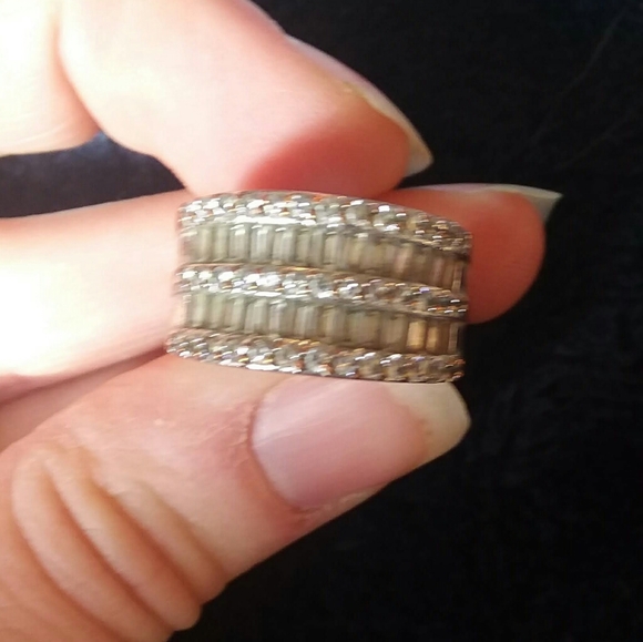 Ring - Picture 2 of 3